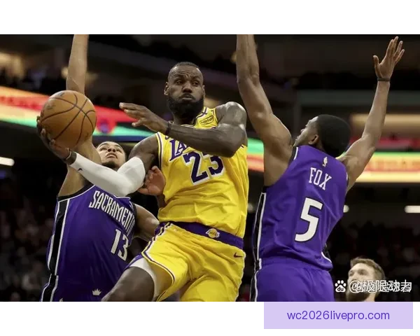詹姆斯创历史新纪录，湖人击败勇士迎来季后赛首胜